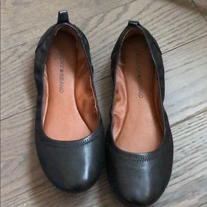 Black ballet flats. Lucky brand